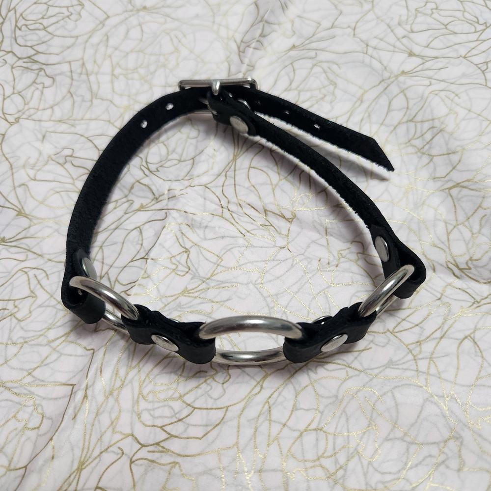 Handmade Real Leather Black Silver O-Ring Choker - Picture 13 of 14